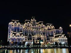 -凤凰路何眼镜香辣蟹(花果园店)