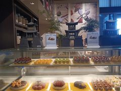 面包甜点陈列柜-大理实力希尔顿酒店•香全日制餐厅