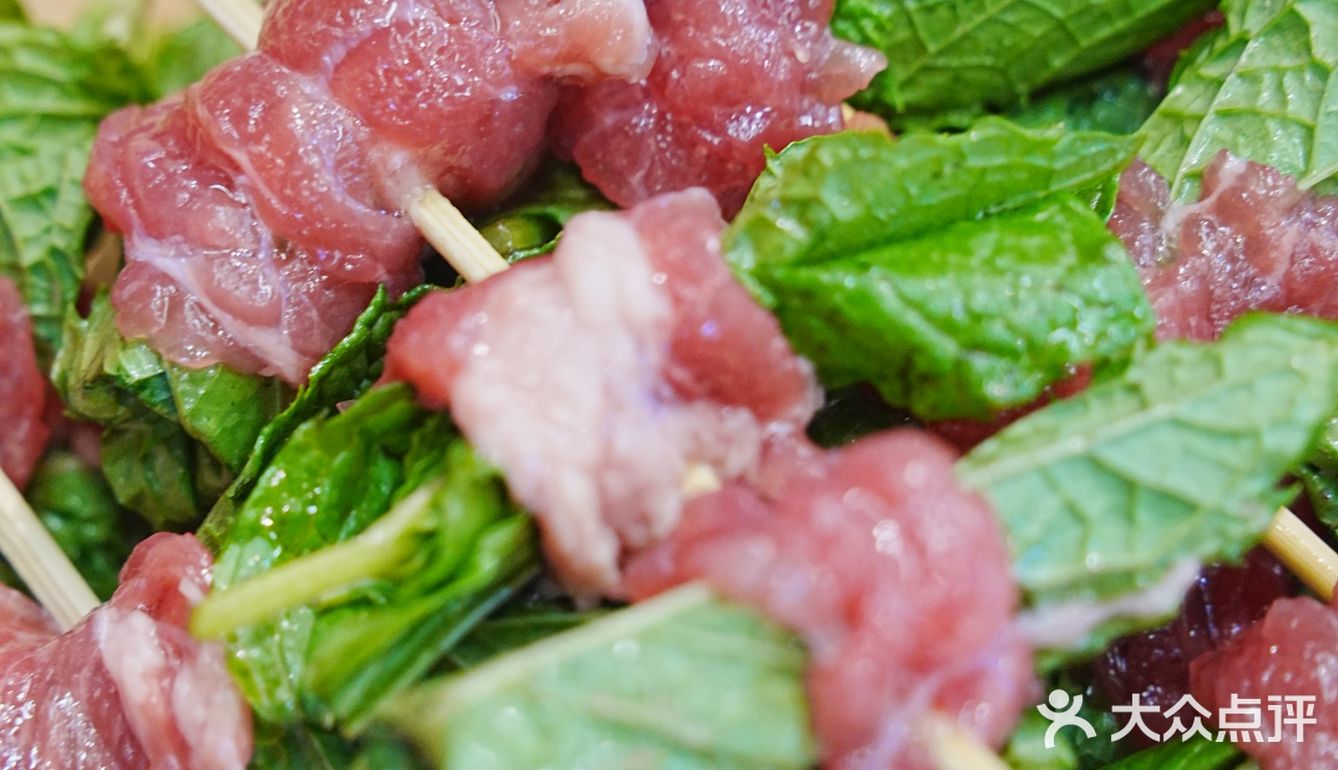 犇牛阁酸汤牛肉火锅，云贵美味一锅收！