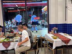 -刘姐啤酒鱼民族演艺餐厅(西街总店)