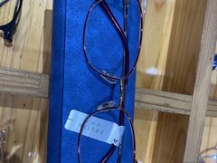 -豪门视光·星趣控·蔡司依视路眼镜代理商(中央大街店)