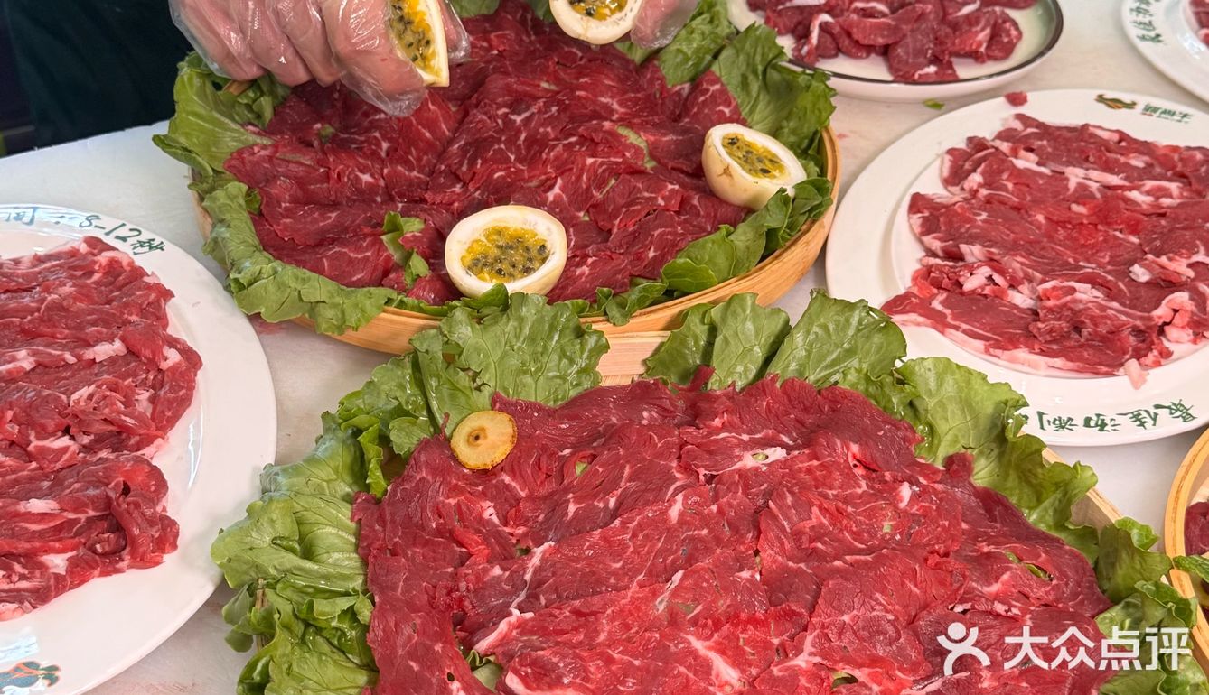 重庆40℃的天我居然在勒家店狂炫三碗饭…