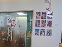 -猴有戏教育戏剧·音乐剧·主持口才·演讲朗诵辩论(环球港华师大校区)