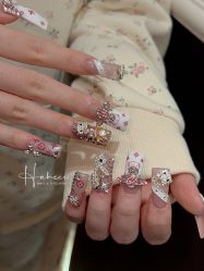 -花岐款式专研健康美甲沙龙