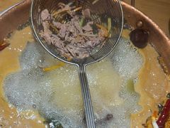 -洱火云南酸菜牛肉火锅(石景山当代商城店)