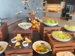 自助取餐区-锦厨自助餐厅·海鲜·牛扒(海口索菲特大酒店)