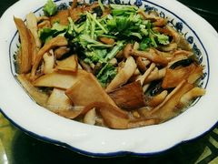 -鲁班小馆(政四街店)