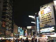 -六合夜市
