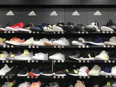 店内环境-阿迪达斯(澳门水坑尾街店)