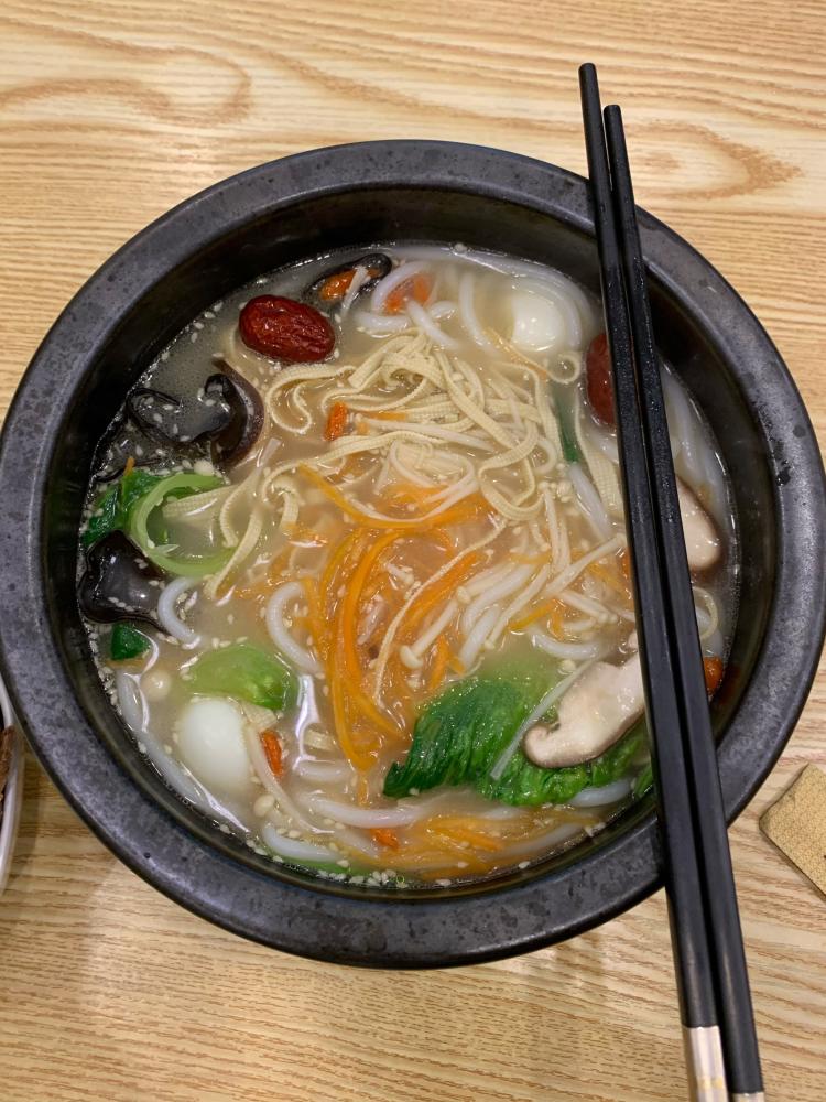 尚汤米线-"[薄荷]环境:就在天虹对面,位置很好找."-大众点评移动版