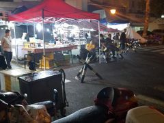 -吴山路夜市