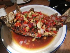 香煎鲫鱼-费大厨辣椒炒肉(万家丽一店)