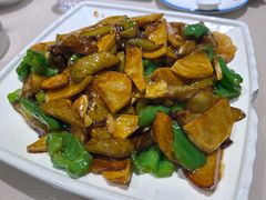 -老码头黑皮肘子锅包肉(赣水路店)