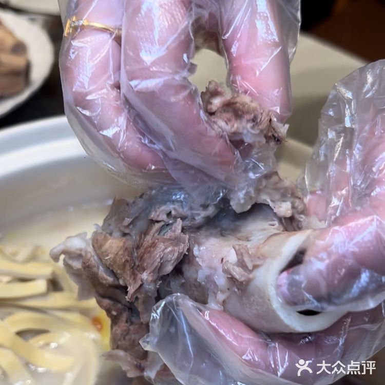 张家艺猪骨砂锅真的爱上了😻