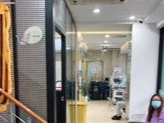 -瑞派天使宠物医院·神经外科·骨科·核磁(洛川中路店)