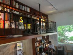 -彳亍咖啡·这里(水湾路店)
