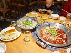 -大众跷脚牛肉馆·非遗传承单位(峨眉山店)