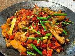 -曼听小寨海鲜烧烤·大连辣炒大王(盖州街店)