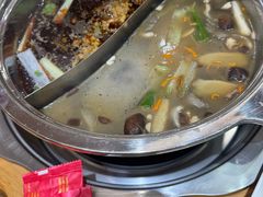 -袁记串串香(泉水轻轨站店)