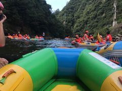 -安吉龙王山峡谷漂流