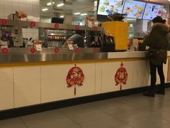 -麦当劳(轻轨曹杨路店)
