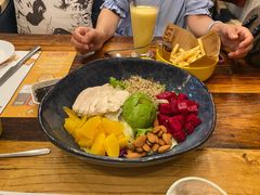 牛油果藜麦沙拉-冲浪熊西餐厅(昌黎店)