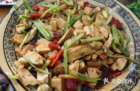 Stir-fried Celery with Soft Tofu Skin