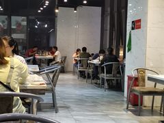大堂-凤凰路何眼镜香辣蟹(花果园店)