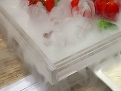 番茄脆菇沙拉-小大董·烤鸭(凤凰汇店)