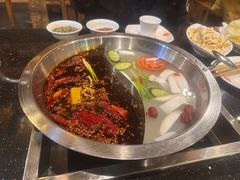 -百年川椒重庆老火锅(光谷店)
