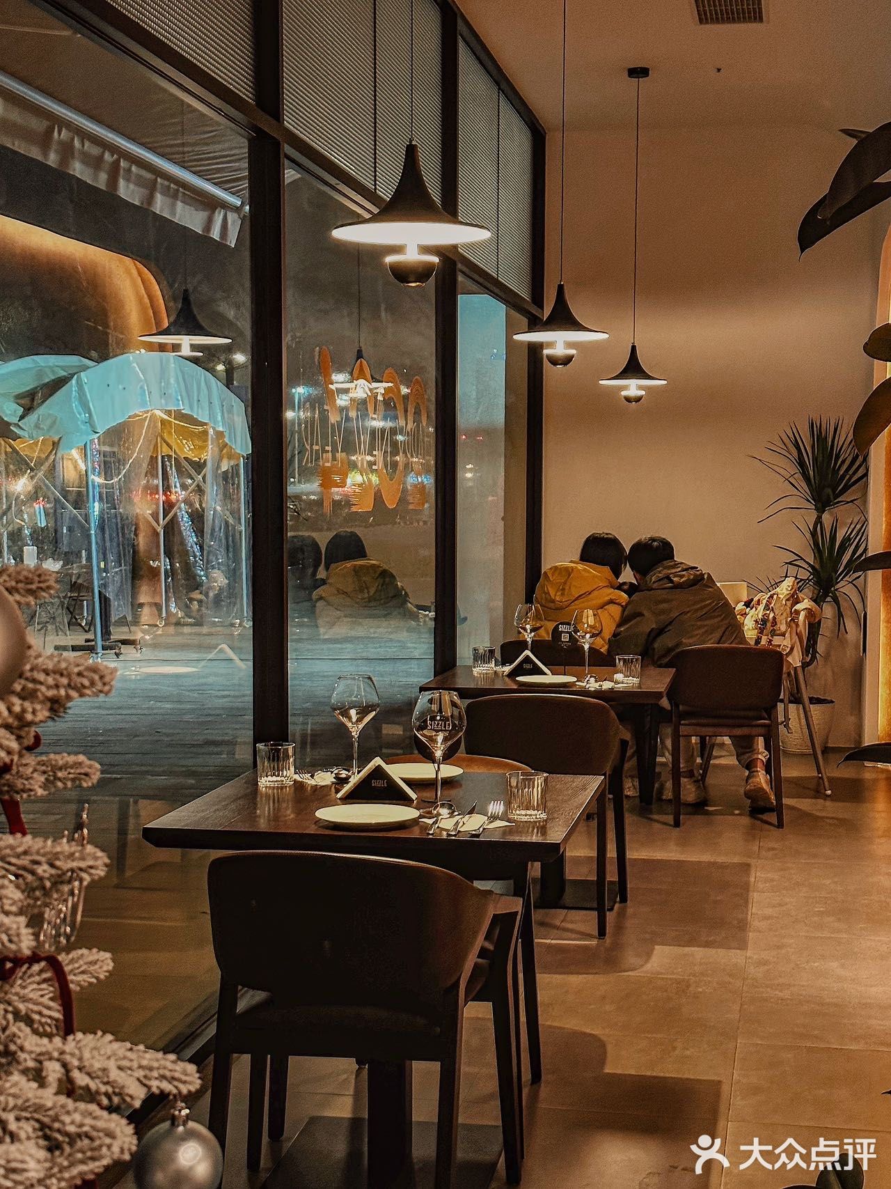 顺德这家约会西餐厅氛围感真的绝美！！🥂