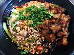 牛腩干拌螺狮粉-柳大厨螺蛳粉(人民路总店)