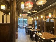 -聚汇三少·龙虾·中餐厅(莫邪路新天地店)