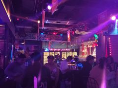 -UP嘻哈酒吧(粉巢店)