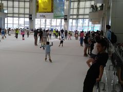 速度太快,媽媽的鏡頭都跟不上-冰纷万象滑冰场(深圳万象城店)
