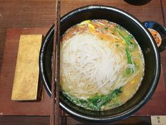 -银米·云南传统过桥米线(双廊黑金冠店)