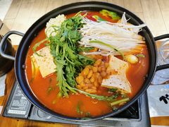 部队火锅-草家酱蟹炭火烤肉店(珲春南路一店)