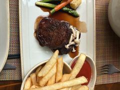 -上海和平饭店维克多咖啡厅 Victor's