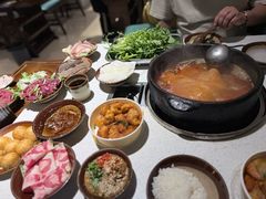 -贵府酸汤牛肉火锅·贵州老字号(飞山街店)