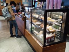 面包甜点陈列柜-星巴克(兰州国芳百货店)