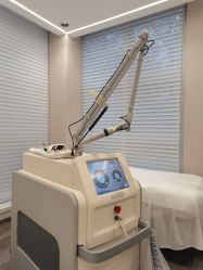 -医颜医疗美容门诊部