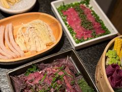 -三出山火锅(南京万象天地店)