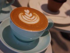 拿铁咖啡-Fridi Patisserie Cafe