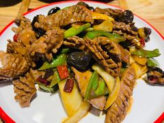 -靠山屯东北铁锅炖(东北菜，古美西路店)