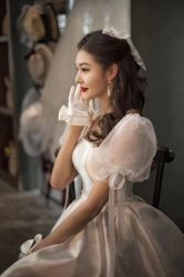 -Lady  Jane高端婚纱礼服馆
