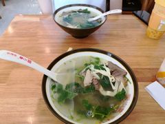 牛肉粉丝汤-小姜锅贴(凤凰街店)