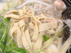 -丽虹云南过桥米线(兴工街店)