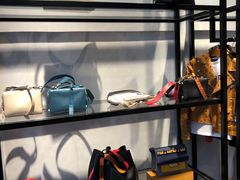 -MCM(比斯特上海购物村店)
