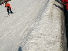 -采薇庄园四季滑雪场
