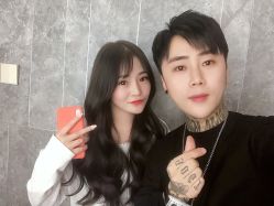 -AYO SALON
